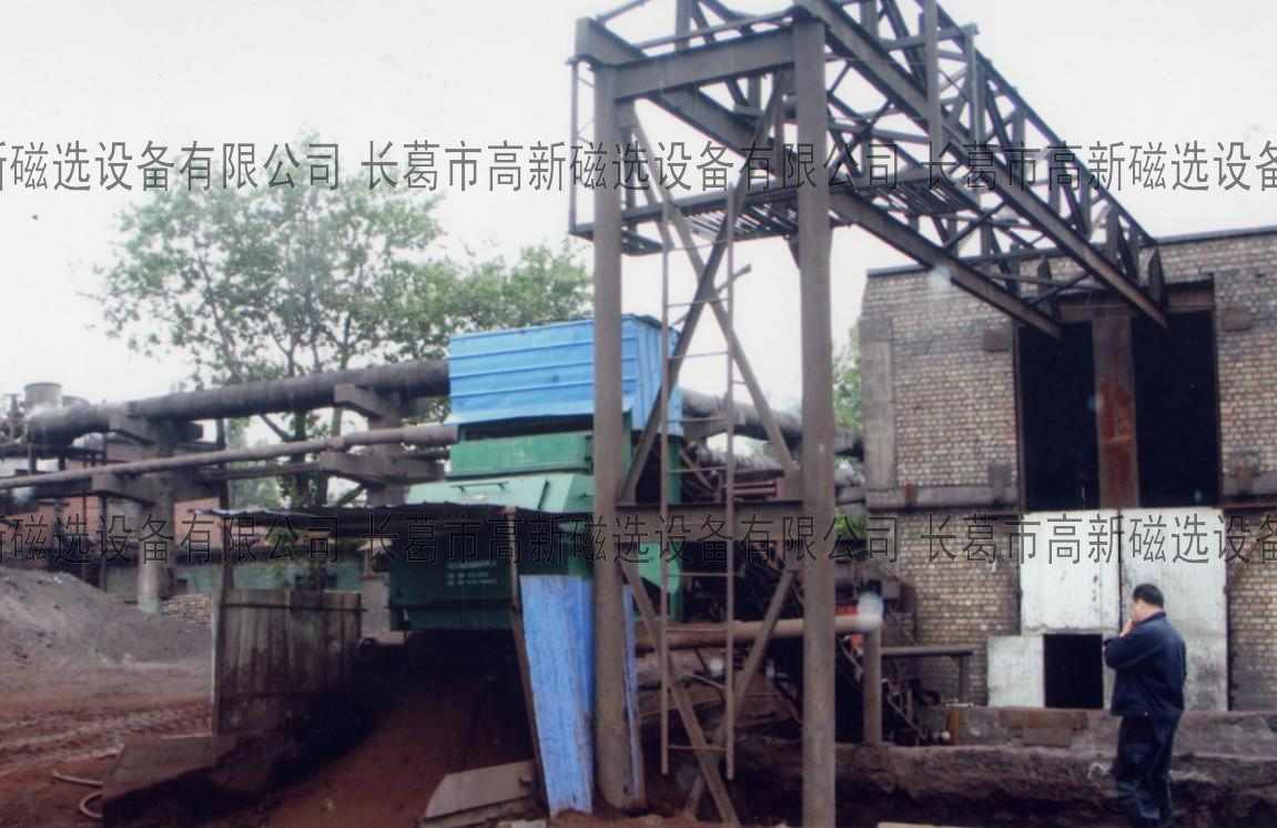 礦石干式磁選機選礦設(shè)備產(chǎn)品圖片