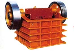 鄭州銘達(dá)重工機(jī)械制砂生產(chǎn)線用的鄂式破碎機(jī)(細(xì)破)