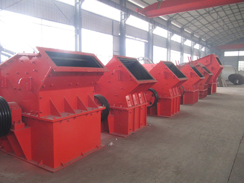 恩施大型鵝卵石制砂設(shè)備，板錘式制砂機(jī)價(jià)格產(chǎn)品圖片
