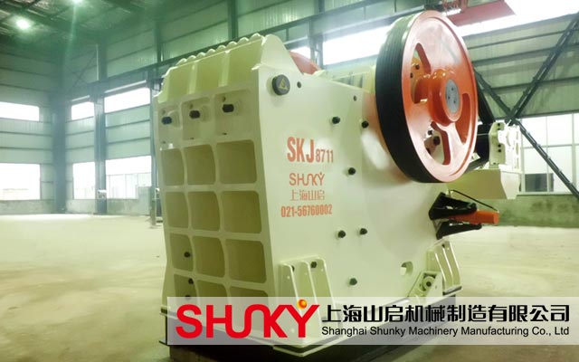 山啟機械隊顎式破碎機更了如指掌