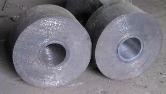 破碎機配件磨輥產(chǎn)品圖片