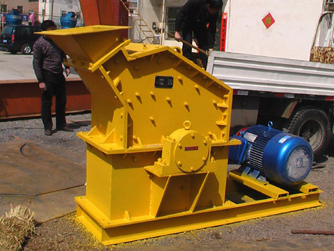 供應(yīng)力邁機(jī)械PXJ-800×400細(xì)碎機(jī) 新型制沙機(jī) 高效細(xì)碎機(jī)產(chǎn)品圖片