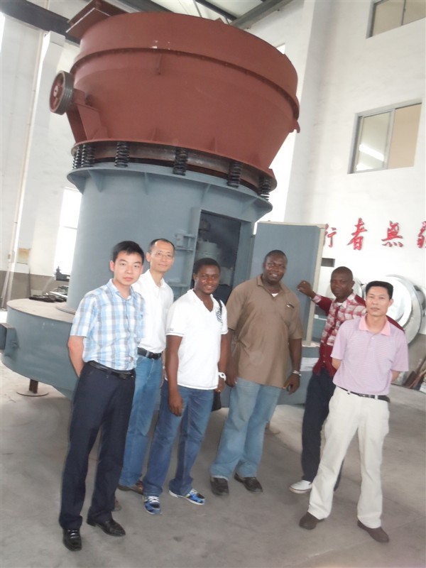 高壓磨粉機(jī)產(chǎn)品圖片