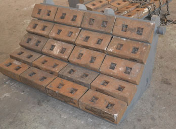 廠家直銷高效耐磨反擊襯板產品圖片