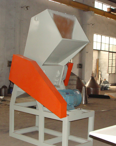 專業(yè)供應(yīng)各種PP、PE、PVC直壁管、波紋管粉碎機(jī)產(chǎn)品圖片