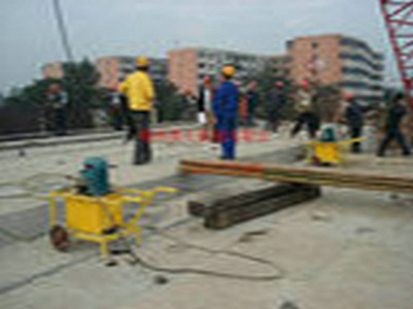 道路混凝土設(shè)備破碎機