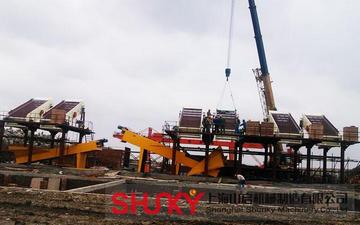 篩分移動(dòng)破碎站產(chǎn)品圖片