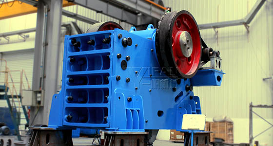 大型齒輥破碎機產(chǎn)品圖片