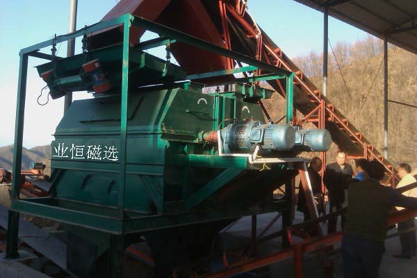 供應(yīng)新疆鐵礦石干式磁選機(jī)，干選機(jī)產(chǎn)品圖片