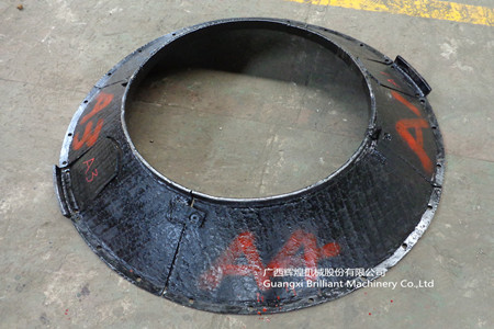 磨輥?zhàn)o(hù)罩上端