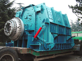 廠家直銷河南少重單段錘式破碎機(jī)