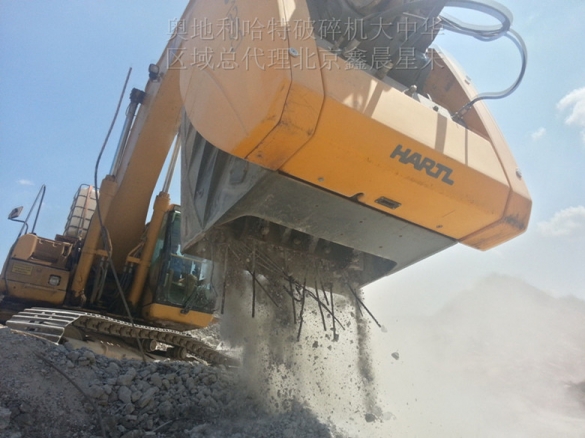 裝在挖機上的破碎機尋求全國代理產(chǎn)品圖片