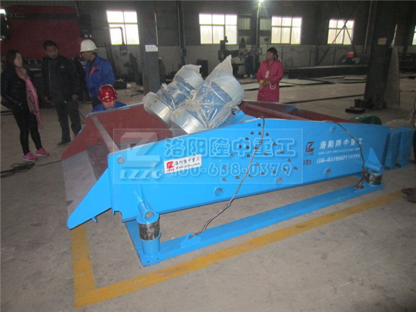 振動(dòng)直線篩產(chǎn)量分析脫水篩技術(shù)參數(shù)產(chǎn)品圖片