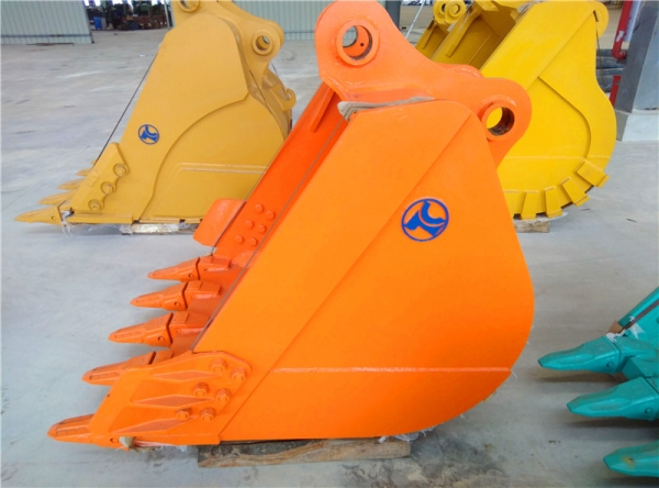 挖掘機巖石斗、挖掘機加強斗、挖掘機標產(chǎn)品圖片