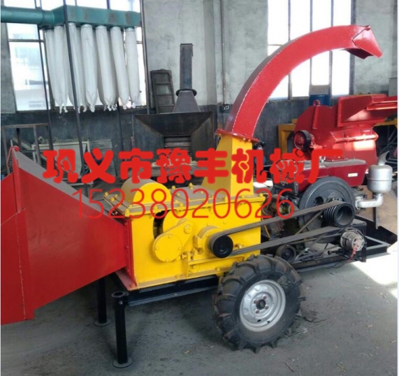 廣西地區(qū)的樹(shù)枝粉碎機(jī)選移動(dòng)的為好，原因如下產(chǎn)品圖片