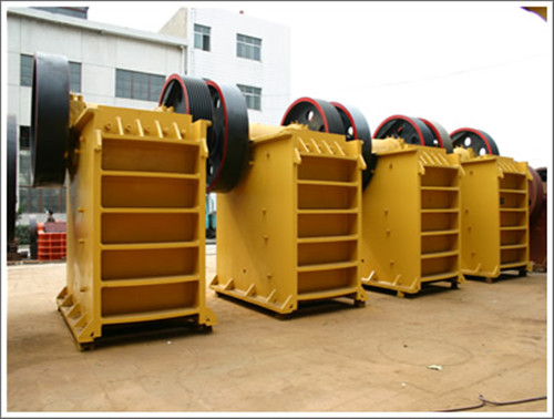 山東棗莊瑞隆顎式破碎機廠家電話報