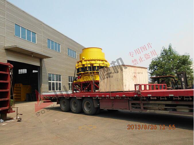 山東圓錐破碎石機(jī)設(shè)備廠家產(chǎn)品圖片