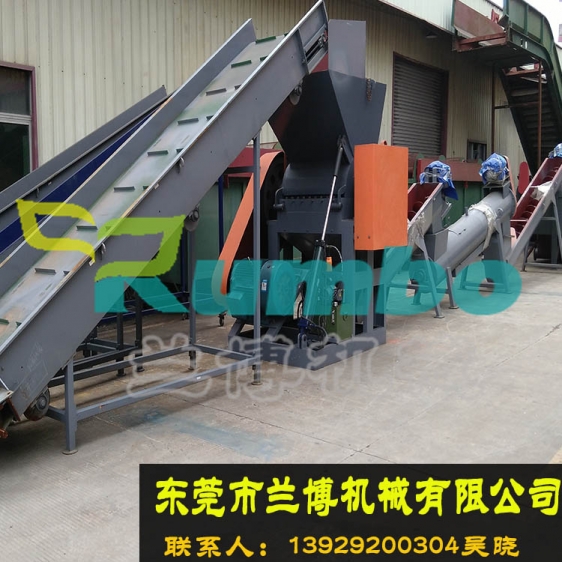 廢舊塑料瓶塑料破碎回收清洗線設(shè)備流產(chǎn)品圖片