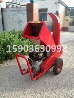 一臺(tái)可以粉碎各種物料的移動(dòng)式枝條粉產(chǎn)品圖片