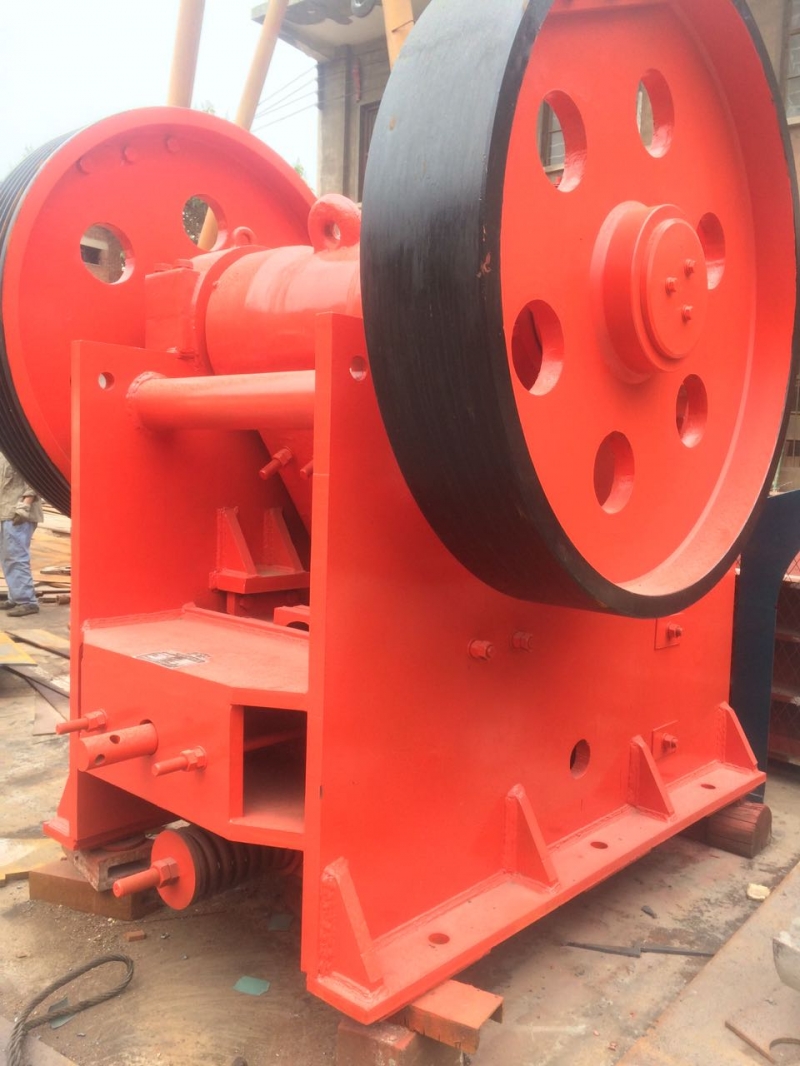 顎式破碎機PE600*900質(zhì)量好、產(chǎn)量
