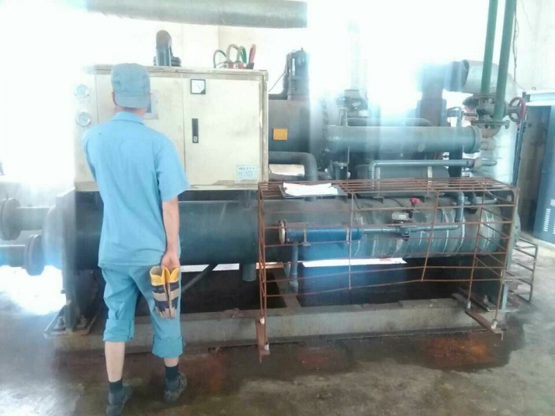 大型制冷機(jī)組螺桿式冷水機(jī)螺桿式冷凍機(jī)螺桿式冷卻機(jī)