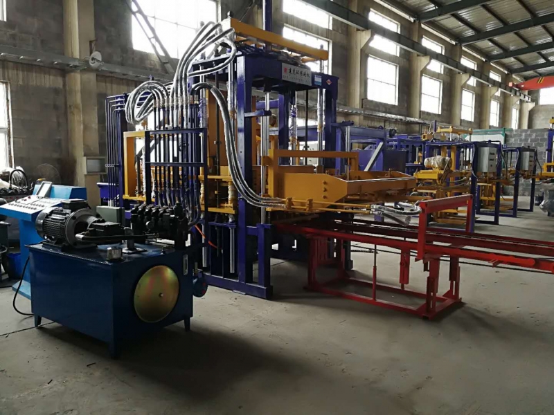 山西大量出售高質(zhì)量價格低水泥磚機(jī)產(chǎn)品圖片