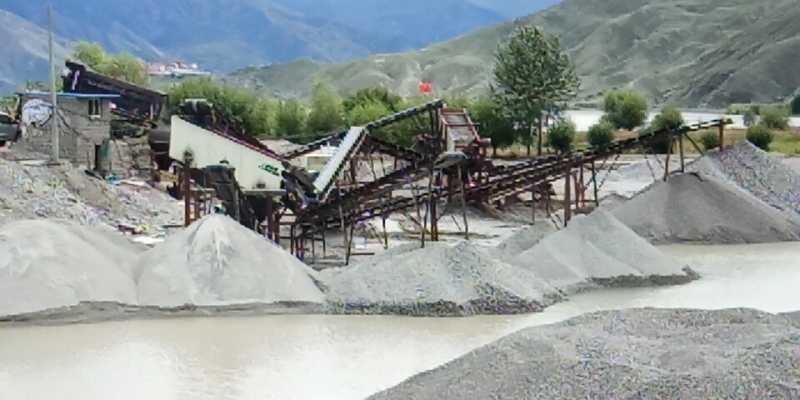 時(shí)產(chǎn)200噸破碎生產(chǎn)線都需要哪些設(shè)產(chǎn)品圖片