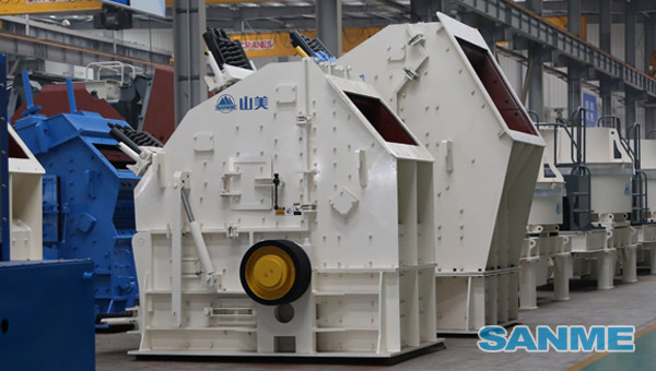 HC反擊式破碎機(jī)產(chǎn)品圖片