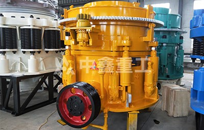 大型液壓碎石機(jī)