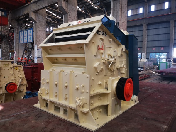 反擊式破碎機(jī)產(chǎn)品圖片