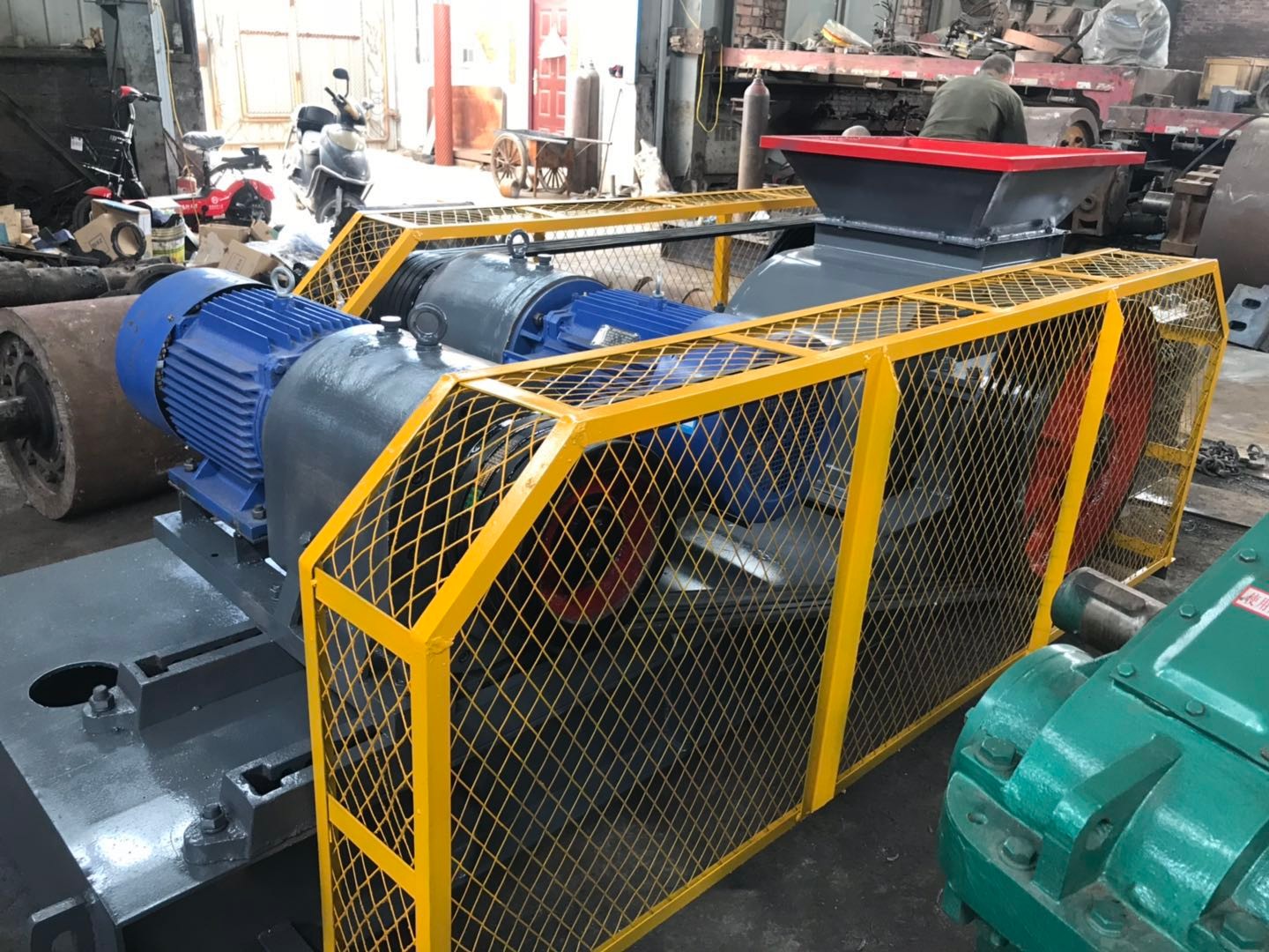 雙齒輥破碎機(jī) 煤矸石破碎機(jī)2PGC400x600產(chǎn)品圖片