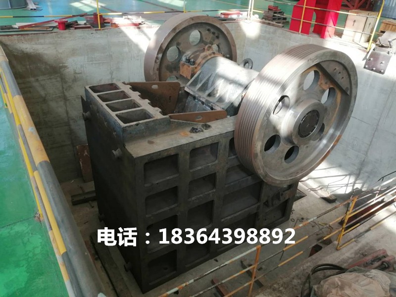 八陡黑山鑄鋼型1316大型顎式破碎機(jī)
