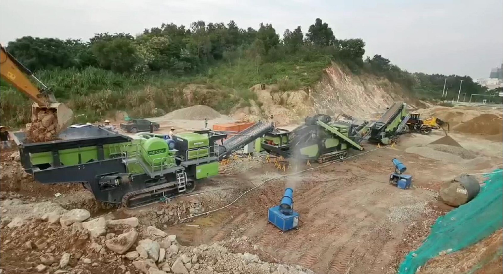 出租美斯達(dá)移動(dòng)破碎站整套設(shè)(移動(dòng)顎式破碎機(jī)，移動(dòng)圓錐破碎機(jī)）
