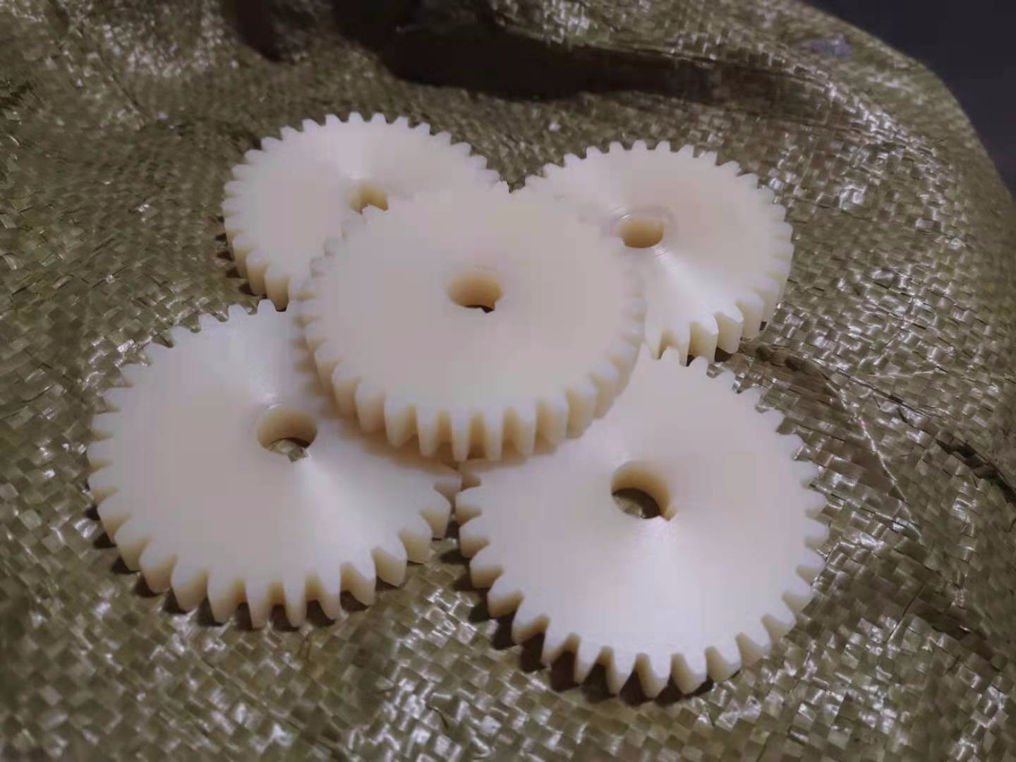 尼龍齒輪廠家批發(fā)A尼龍齒輪a塑料齒輪齒輪