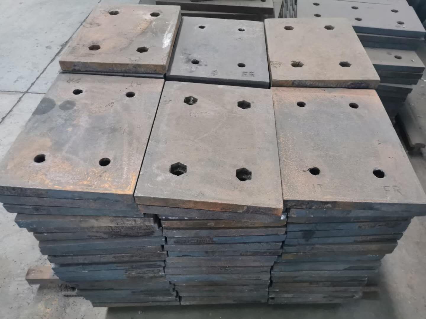 破碎機(jī)耐磨件