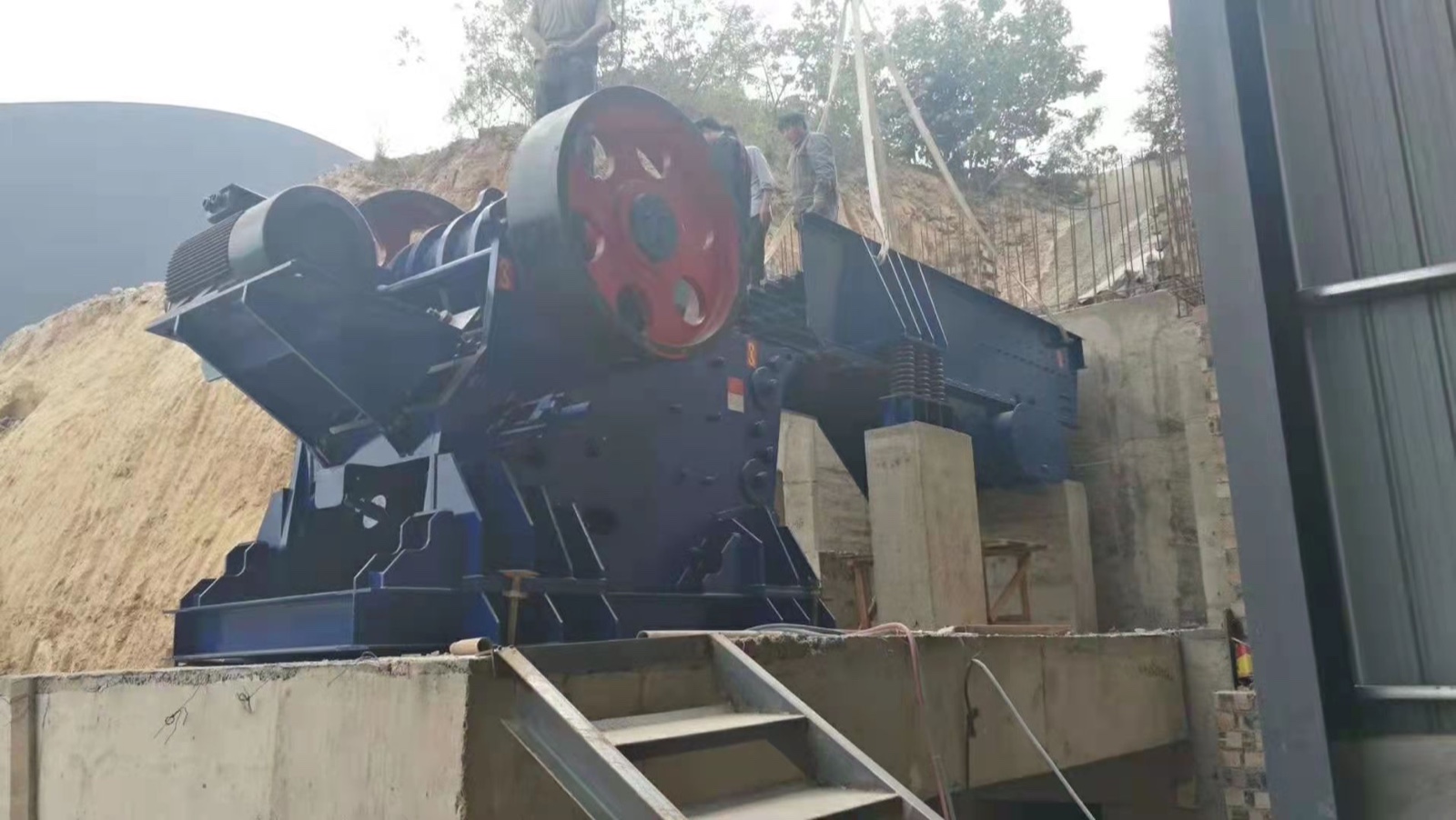 歐版顎式破碎機(jī)產(chǎn)品圖片