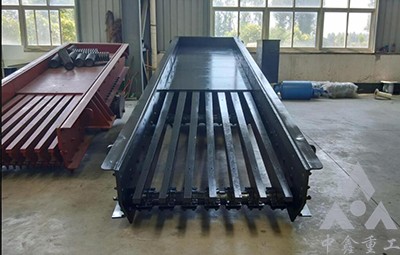 礦石給料機