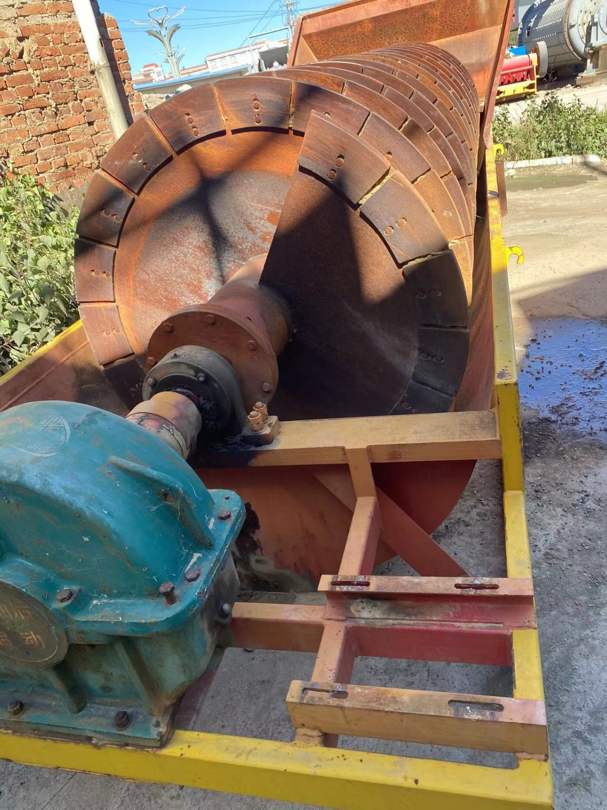 二手單螺旋大宏立洗砂機(jī)時(shí)產(chǎn)120噸石子生產(chǎn)線6萬處理產(chǎn)品圖片