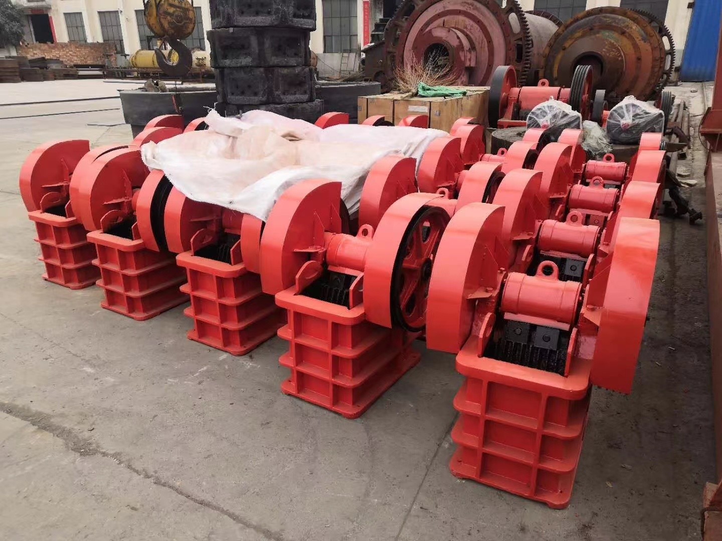 小型鄂式破碎機(jī)產(chǎn)品圖片