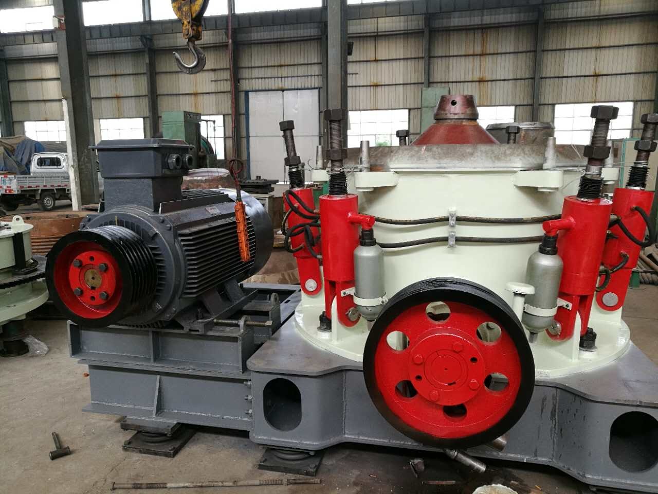 石頭破碎機(jī)多型號破碎機(jī)