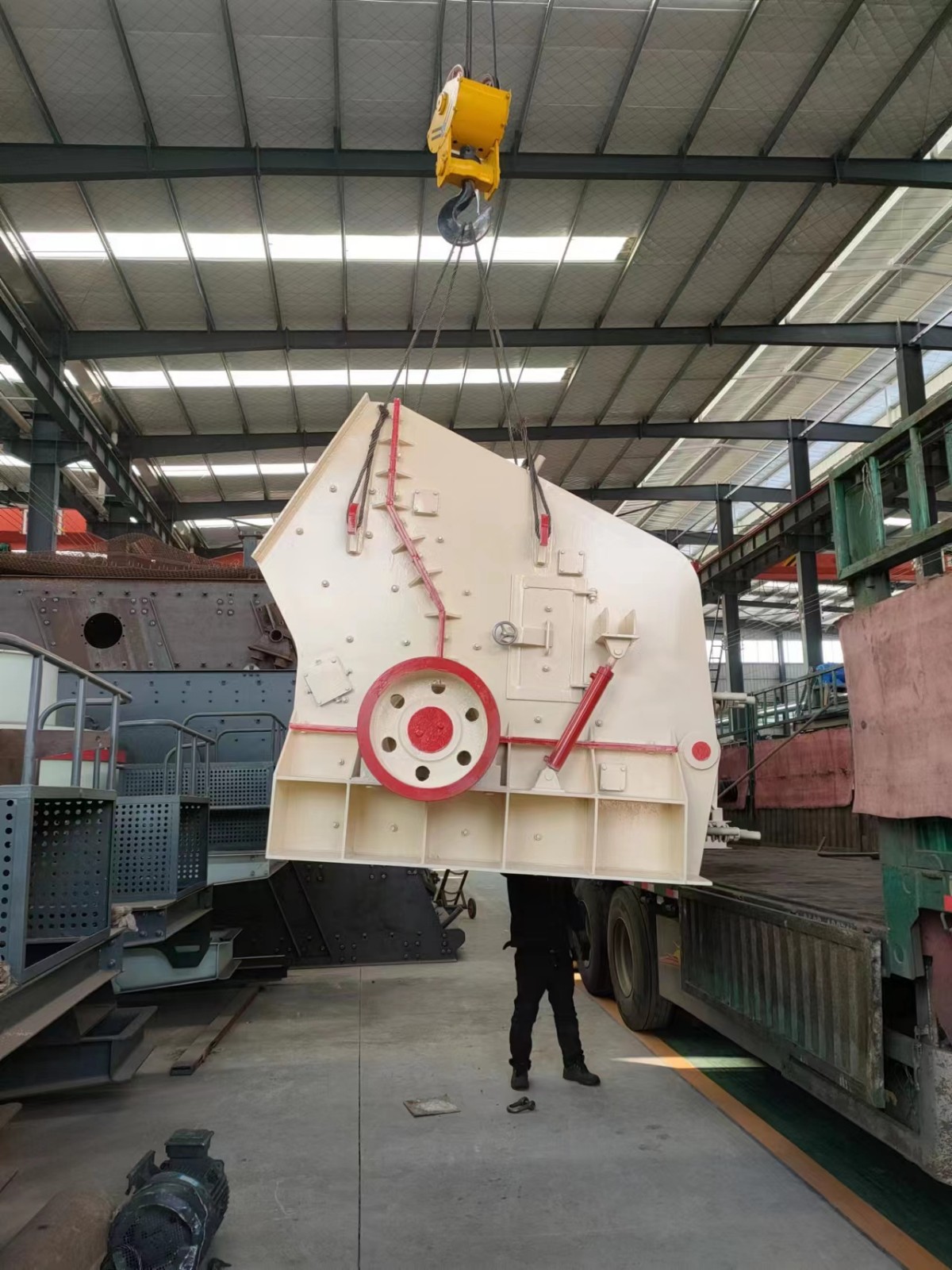 供應(yīng)PF反擊式破碎機(jī)反擊式碎石機(jī)產(chǎn)品圖片