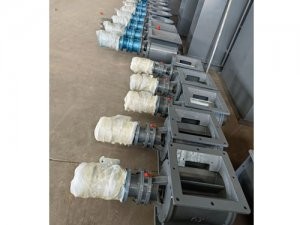 山東鄆城卸料器運(yùn)行平穩(wěn)，噪音低，故障少，壽命長。