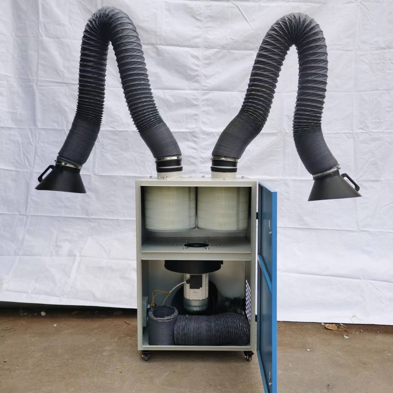 雙臂焊煙機(jī)小型濾筒除塵可移動焊 接工序凈化設(shè)備移動式焊煙機(jī)