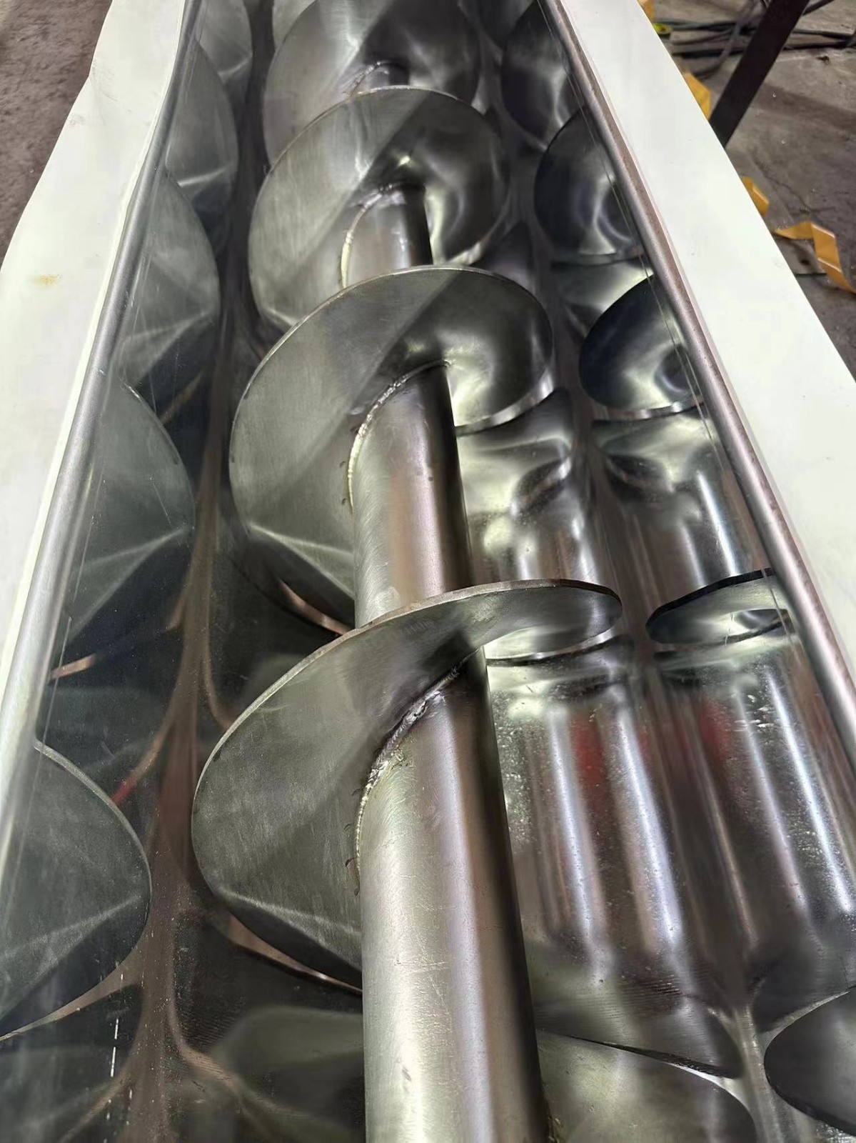 不銹鋼有軸螺旋輸送機(jī)有機(jī)肥料輸送不沾物料產(chǎn)品圖片