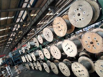 提升機鋼絲繩皮帶 礦用鋼絲輸送帶 煒泰橡膠