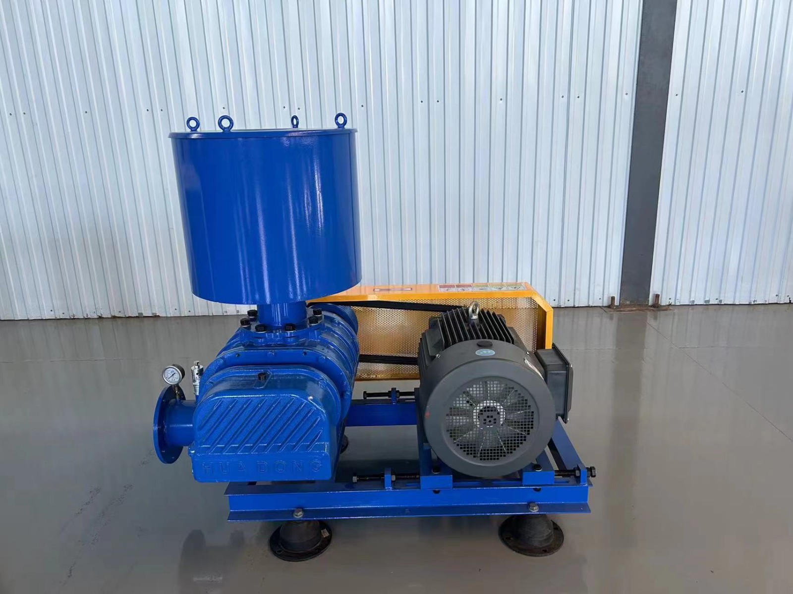 供應(yīng)羅茨風(fēng)機(jī) 羅茨鼓風(fēng)機(jī) 三葉羅茨鼓風(fēng)機(jī)產(chǎn)品圖片