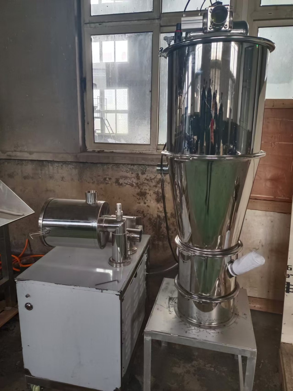 源頭廠家非標碳酸鈣粉體密閉式負壓吸料輸送設備氣動真空上料機