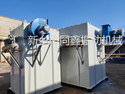 脈沖袋式除塵器，環(huán)保型布袋除塵器，環(huán)保濾袋除塵設(shè)備產(chǎn)品圖片