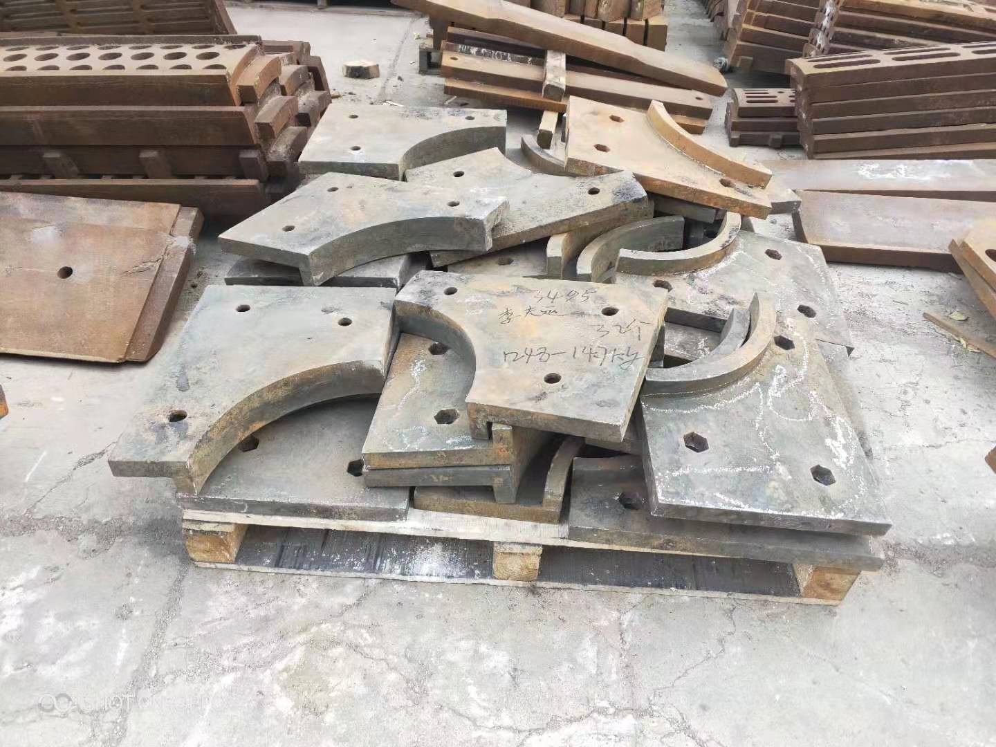 來圖定制 顎式破碎機顎板 齒板 牙板 消失模工藝高錳鋼材質(zhì)產(chǎn)品圖片