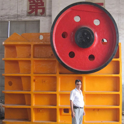 明旭重工生產(chǎn)的1200*1500大型顎式破碎機(jī)